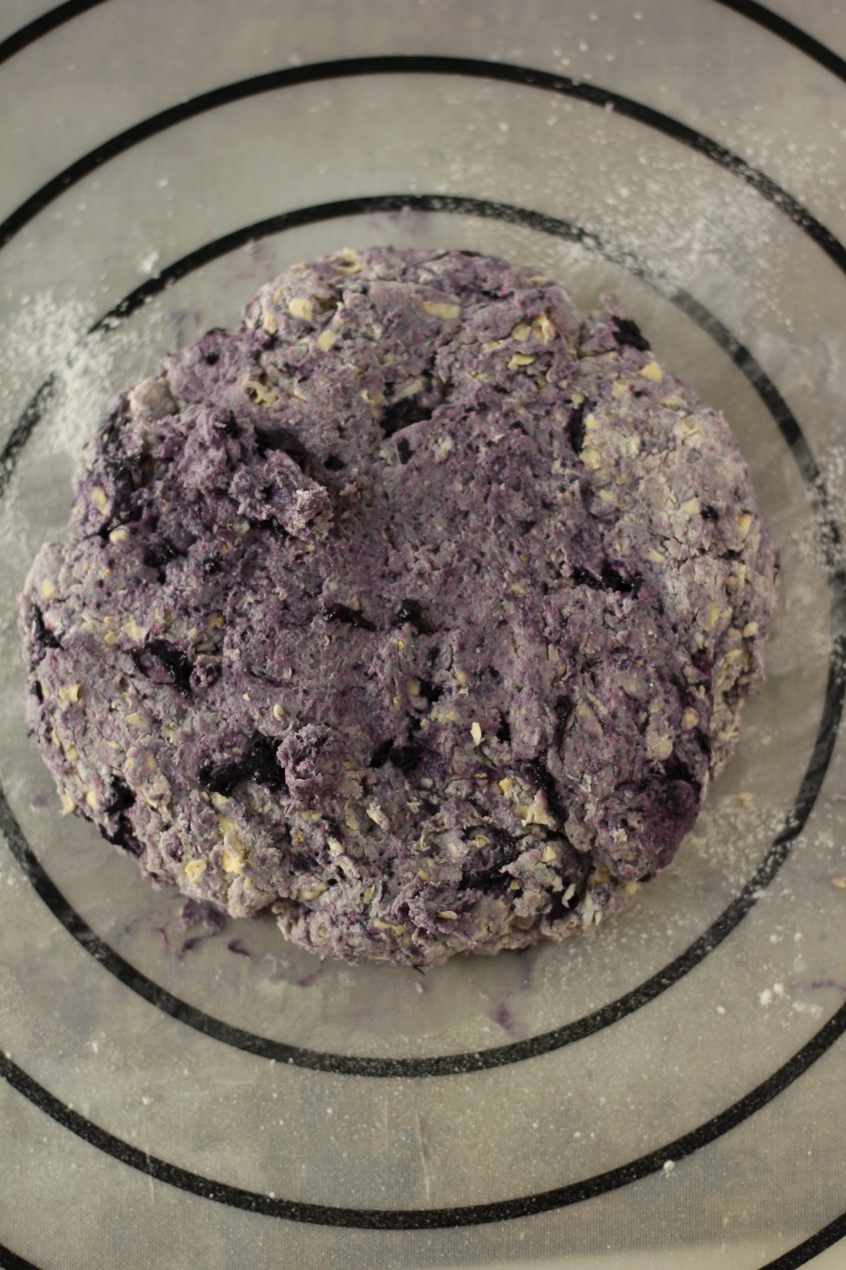 Cirkel or blueberry scone dough